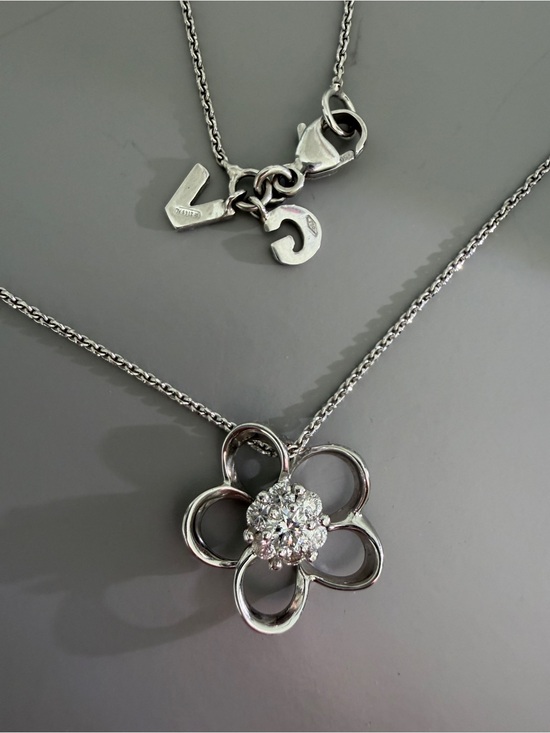 Giorgio Visconti Jewelry - 18K Giorgio Visconti ITALY White Gold Diamond Flower Necklace 7-Stone Cluster